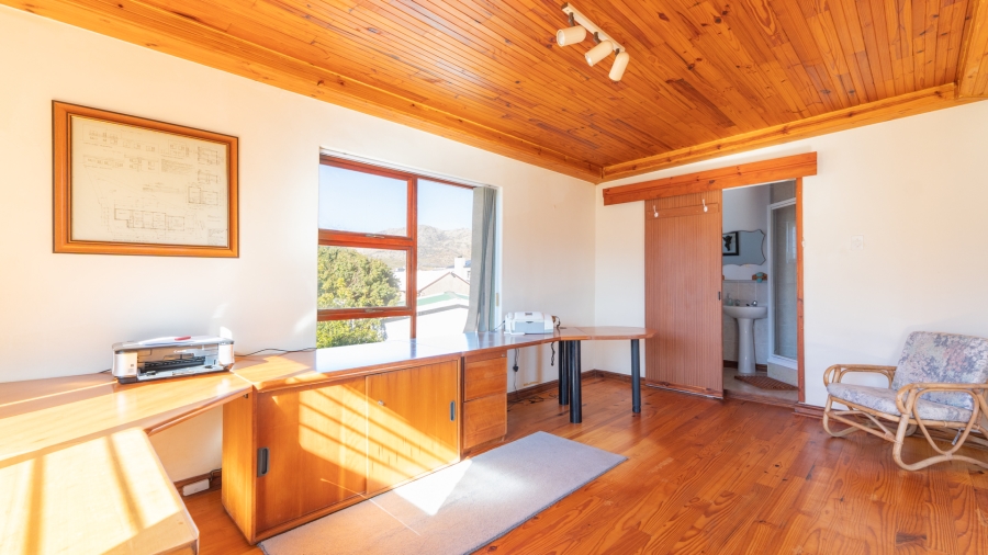 4 Bedroom Property for Sale in Pringle Bay Western Cape